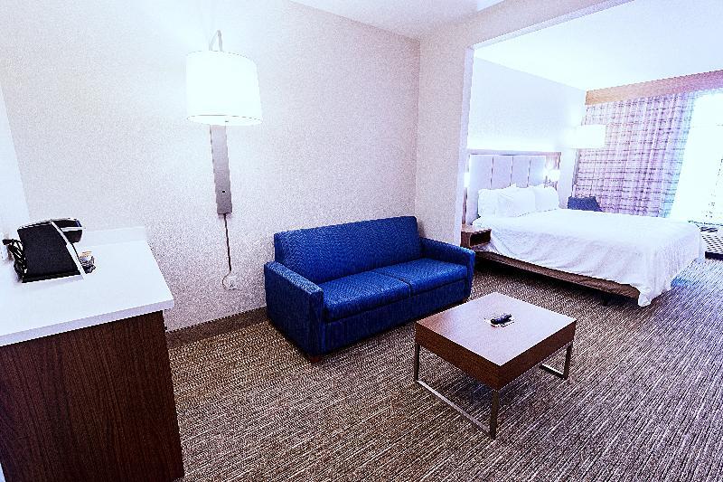 ホリデイ イン エクスプレス&スイーツ クレストビュー サウス I-10 エクステリア 写真